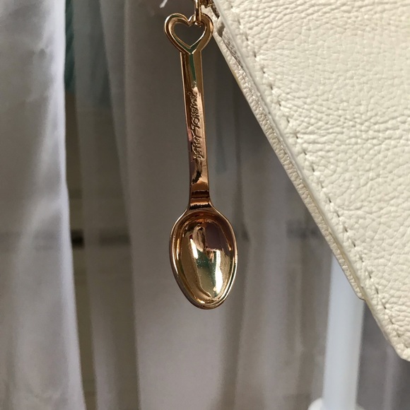 🎀HP🎀☕️ Betsey Johnson “Le Bistro” Latte Bag☕️ - Picture 4 of 5